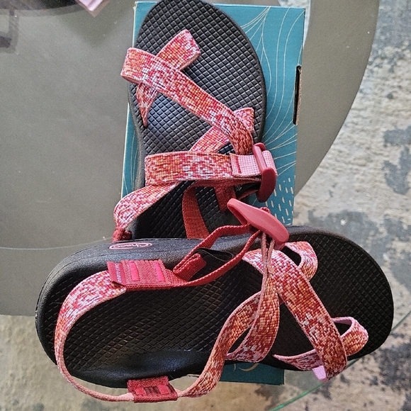 Chaco ZCloud 2 Sandal in Spray Rhubarb NEW in Box! - Picture 4 of 7